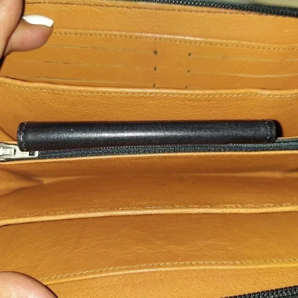 LOUIS Cardini Leather Travel Wallet with wrist strap